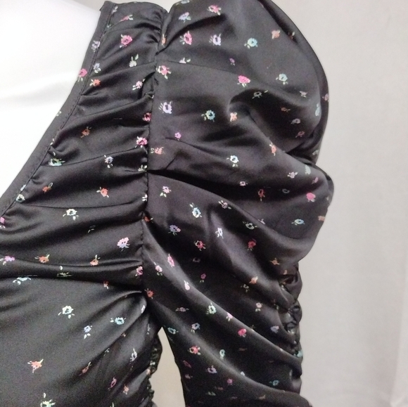 WAYF Black Floral Ruched Top - Picture 7 of 12